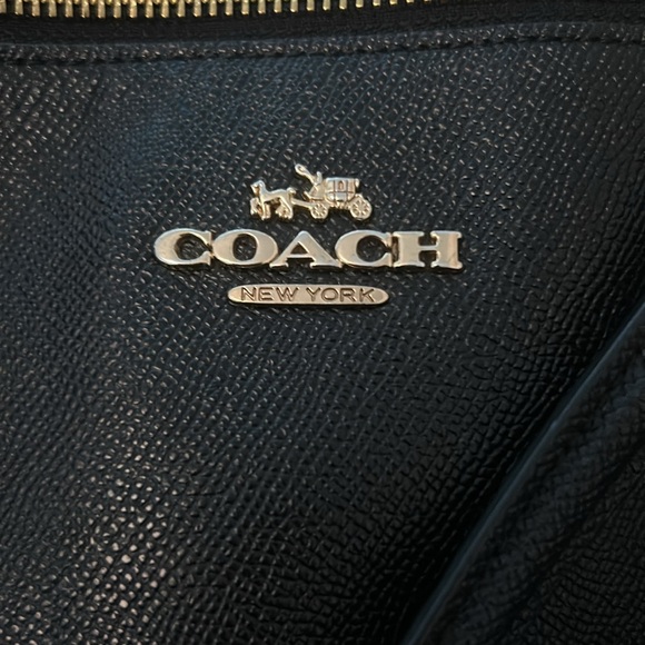 Coach medium tote. - Picture 2 of 7